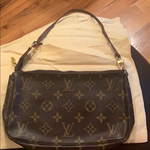 Louis Vuitton Handbags - louis vuitton monogram pochette